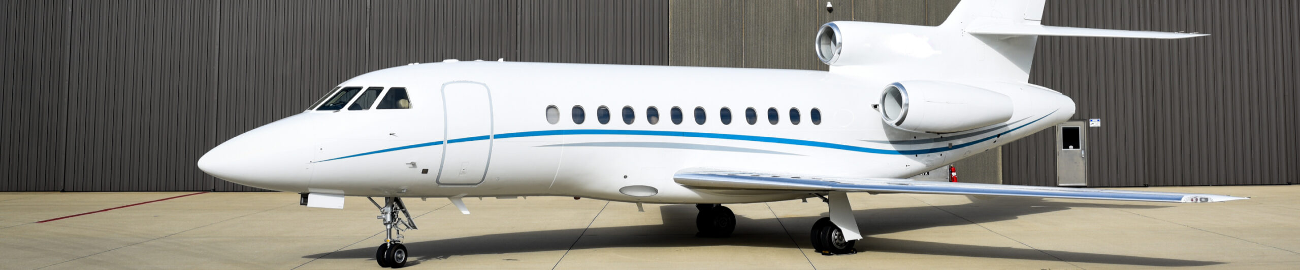 Falcon 900B